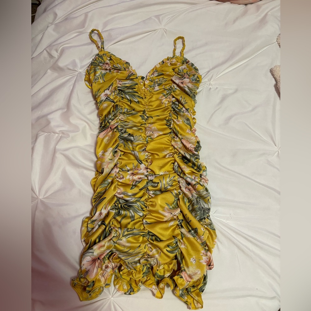 Mable floral yellow dress 🖤